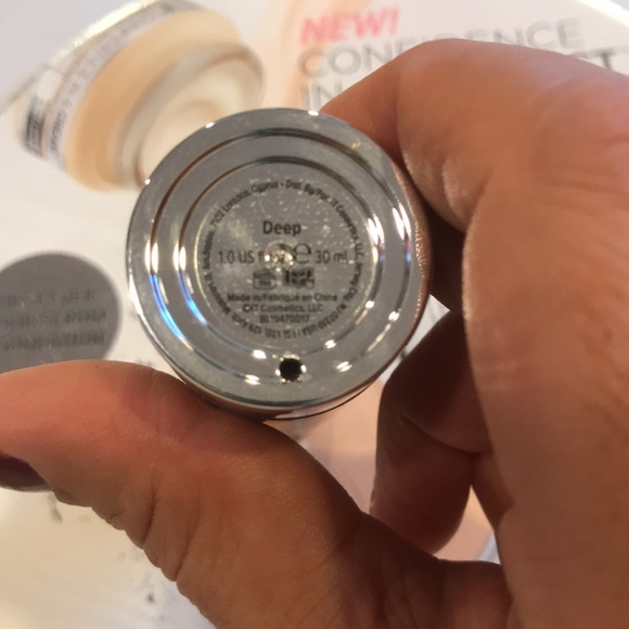 It cosmetics bye bye lines foundation - Picture 5 of 9